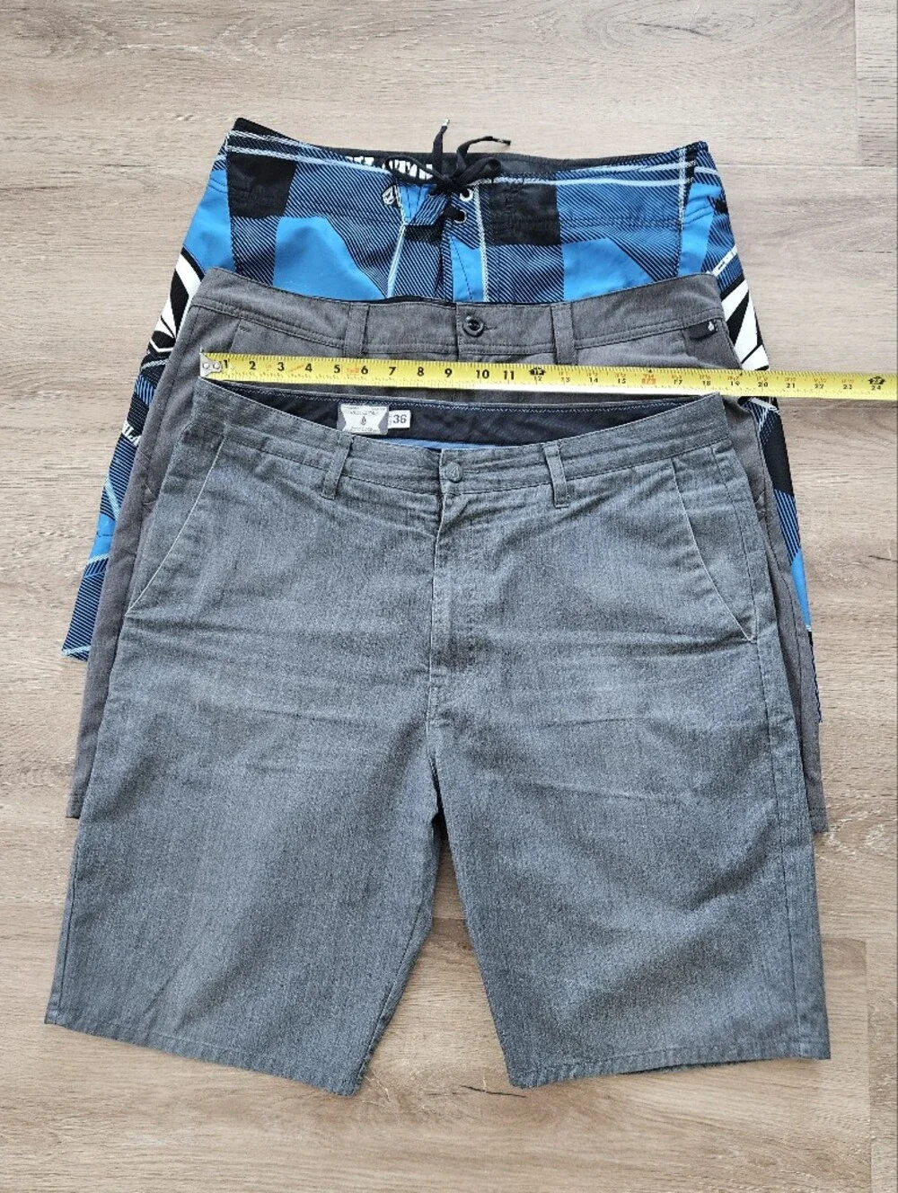 Volcom Shorts Size 36 - Set Of 3